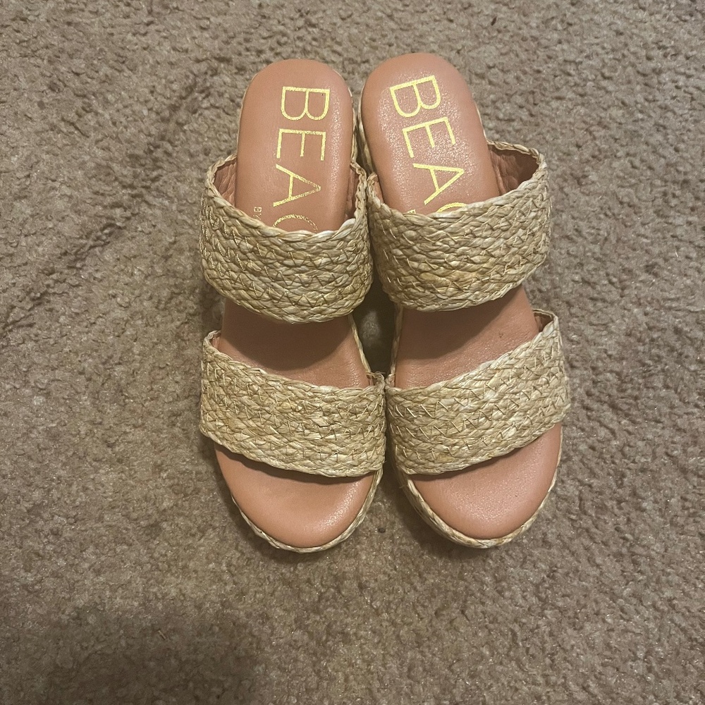 Beach by Matisse Platform slip-on sandals, never worn